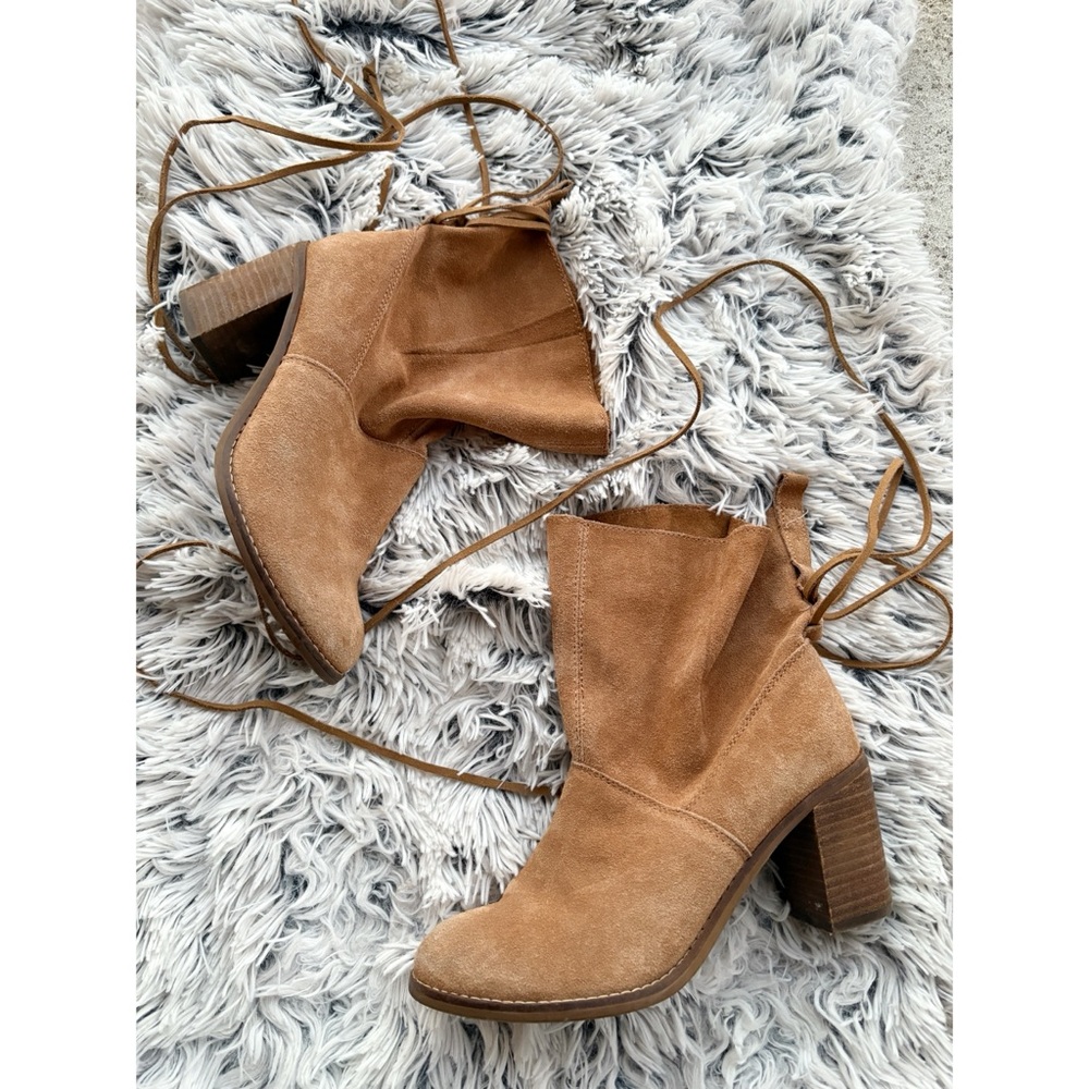 Toms Mila Suede Light Brown Ankle Booties with ties - Picture 3 of 6